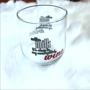 Spilled wine stemless wine glass